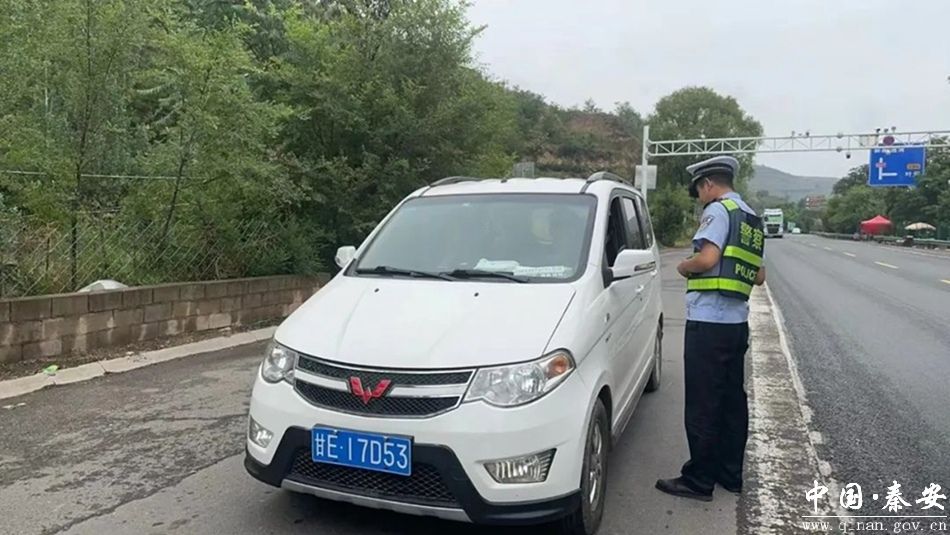 秦安公安交警持续开展7-9座面包车交通违法行为专项整治