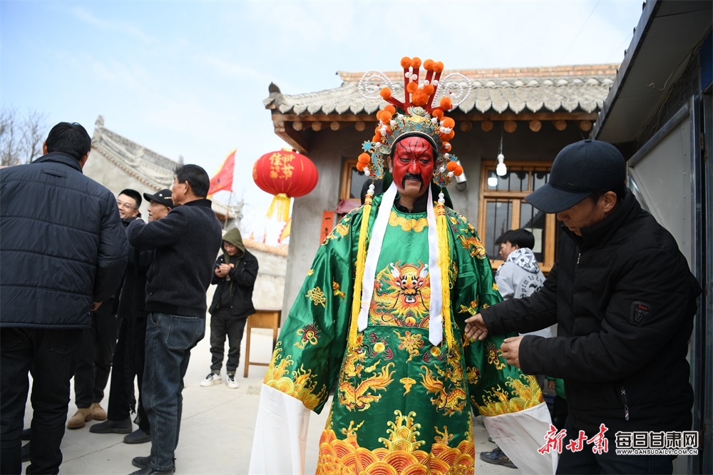 新甘肃镜观陇原秦安花双村社火闹出浓浓年味