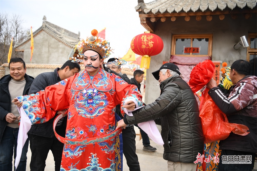 新甘肃镜观陇原秦安花双村社火闹出浓浓年味