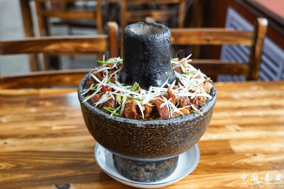 秦安大地湾暖锅,是地地道道的家乡美食,佳节团圆,朋