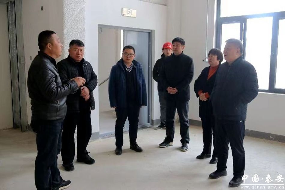 当前位置:>首页>新闻中心>秦安新闻>正文景鹏对杨晓东一行来秦安县