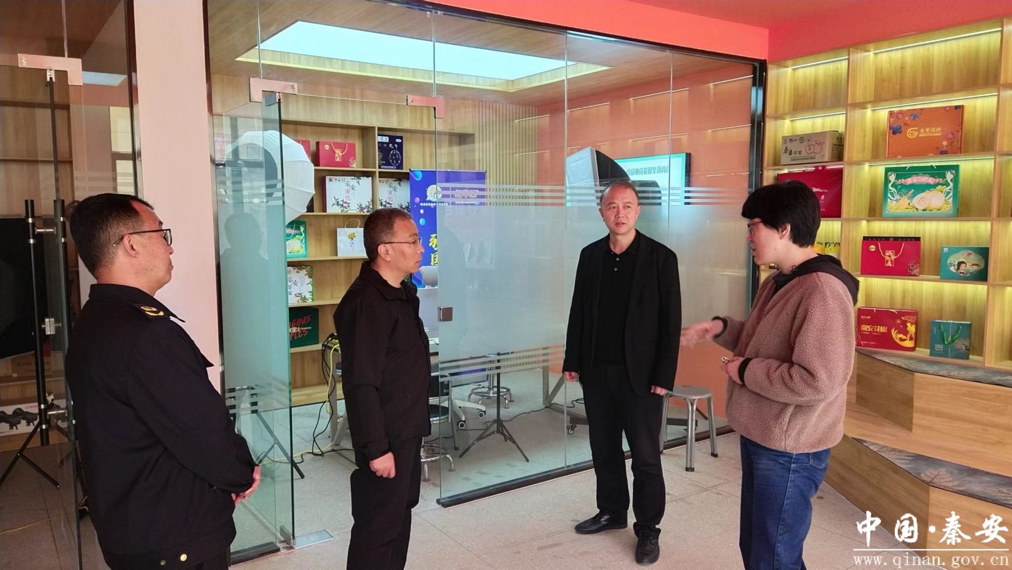 姚建国调研督导包保学校食品安全两个责任工作落实情况