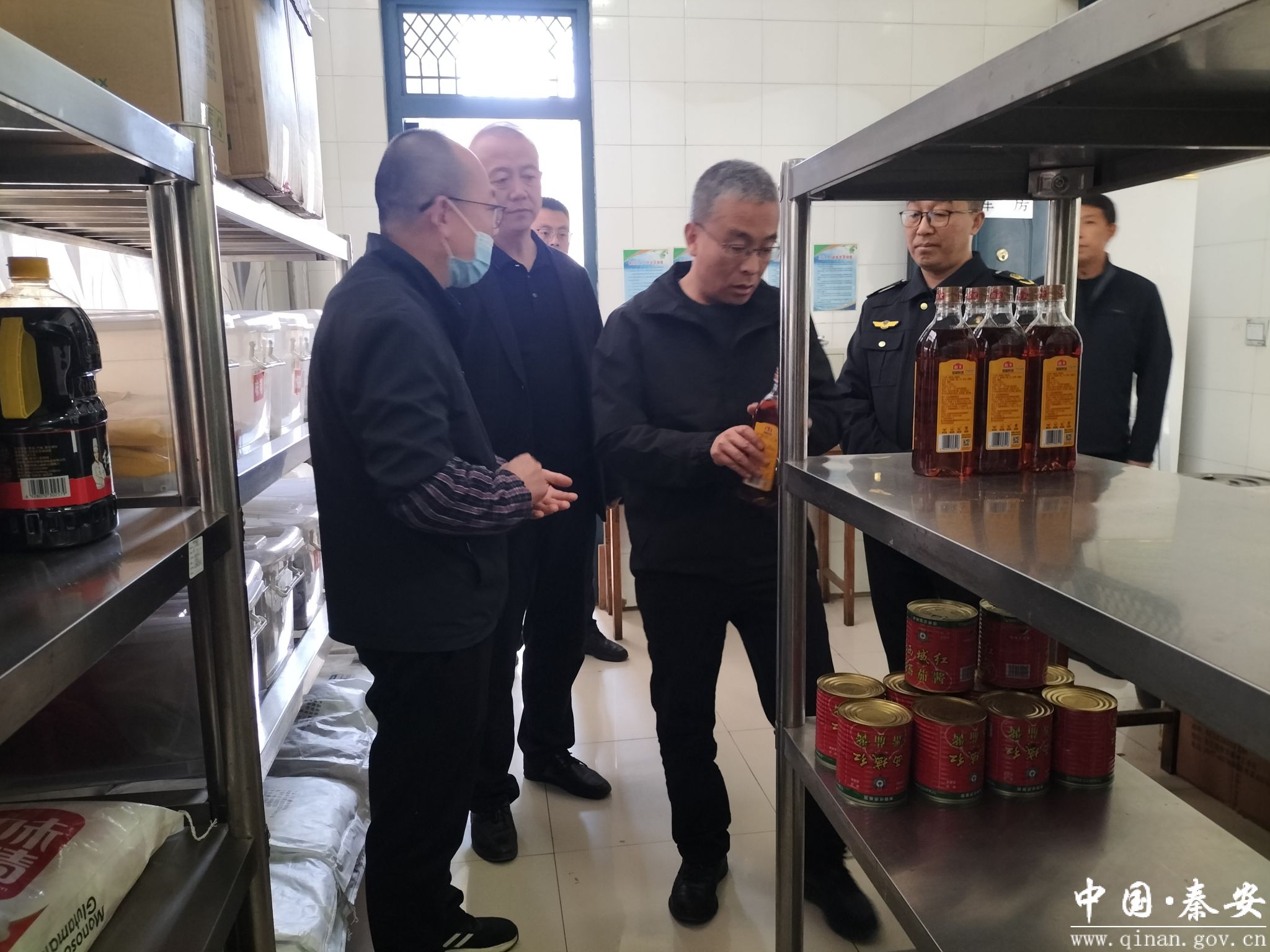 姚建国调研督导包保学校食品安全两个责任工作落实情况