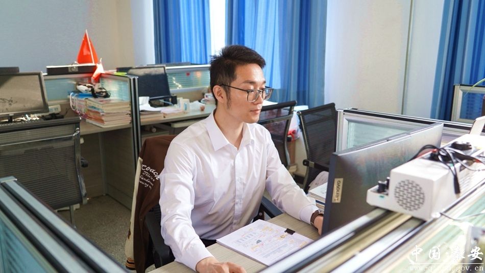 【人才风采录·帮扶人才】李东方:一腔热血撒成纪 万丈豪情育英才