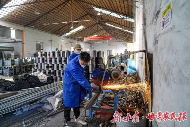 甘肃秦安:岁末年初冲刺忙 生产线上涌春潮 甘肃秦安:岁末年初冲刺忙 生产线上涌春潮