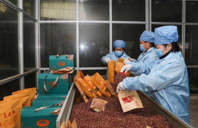 天水秦安:10万余斤花椒发车成都