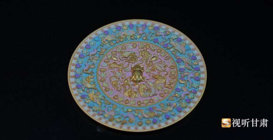 从“镇馆之宝”到“妆台美物” 秦安沉睡国宝焕新生 从“镇馆之宝”到“妆台美物” 秦安沉睡国宝焕新生