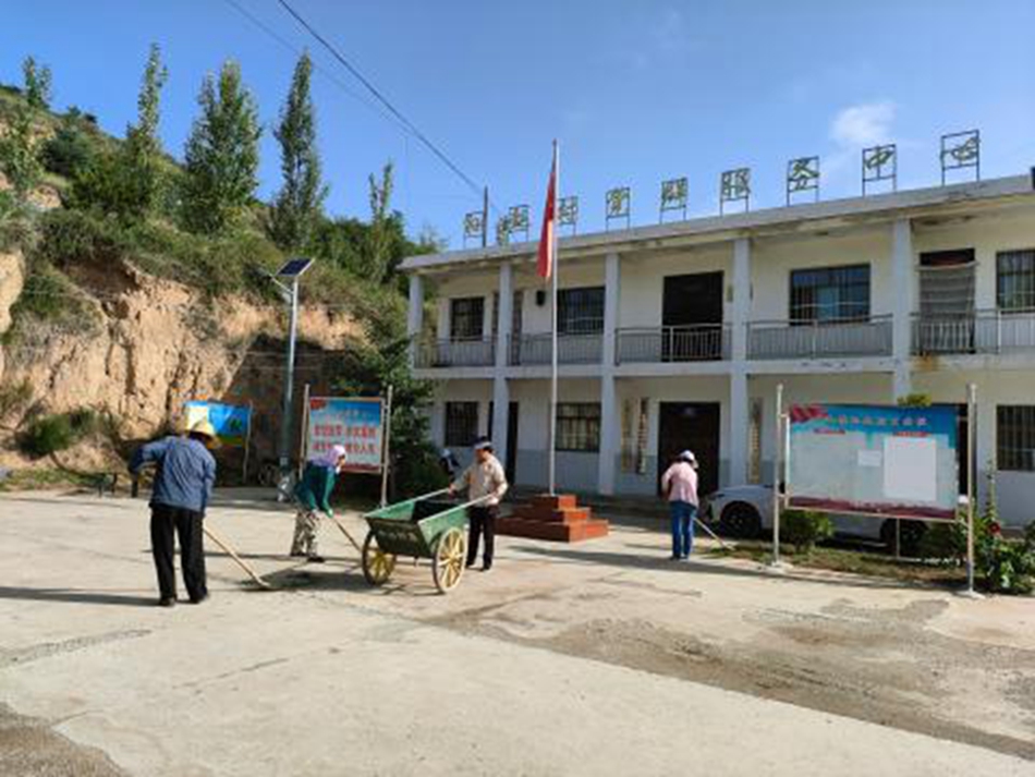 fef9f8e3ec2644f18370638bb752f471_s