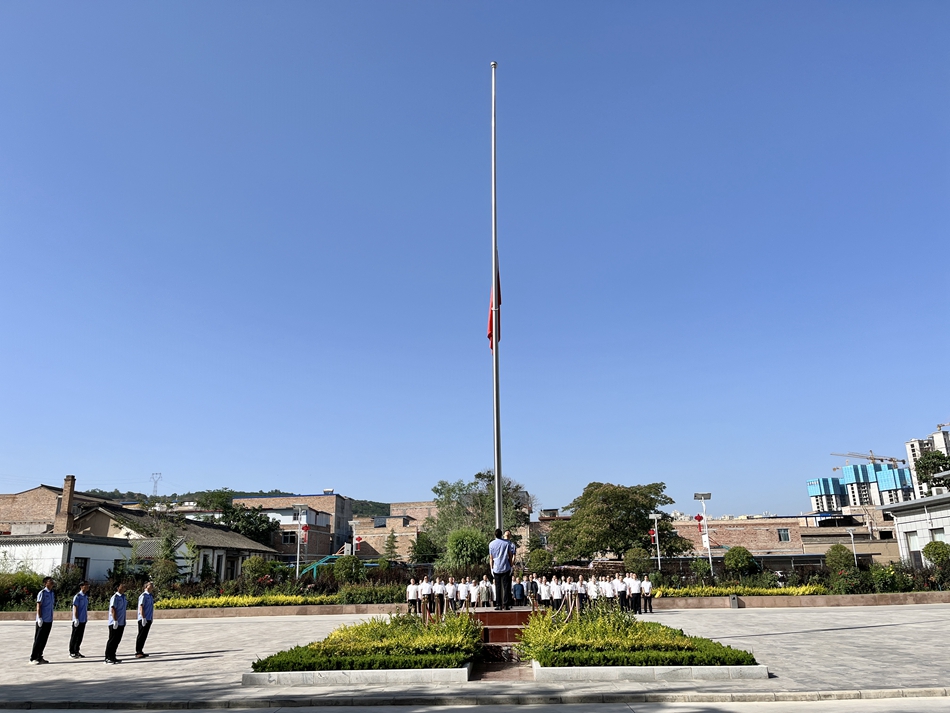 1688092396903070932.jpg de812c43b4e1061b780843852f6c80e.jpg