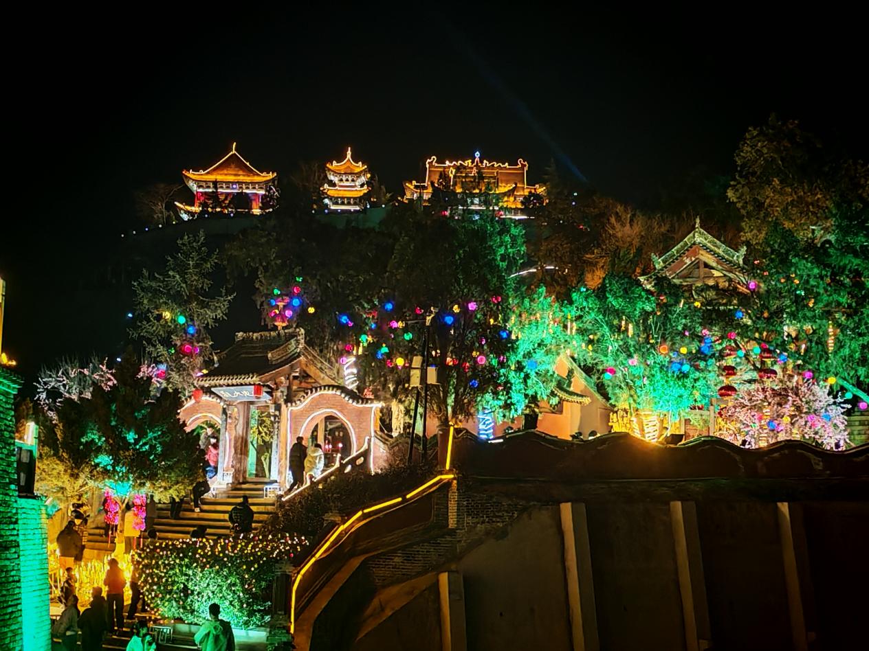 天水秦安:灯耀凤山 韵传民俗